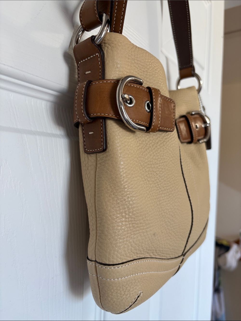 Coach Beige and Brown Leather Shoulder Bag - Picture 4 of 15
